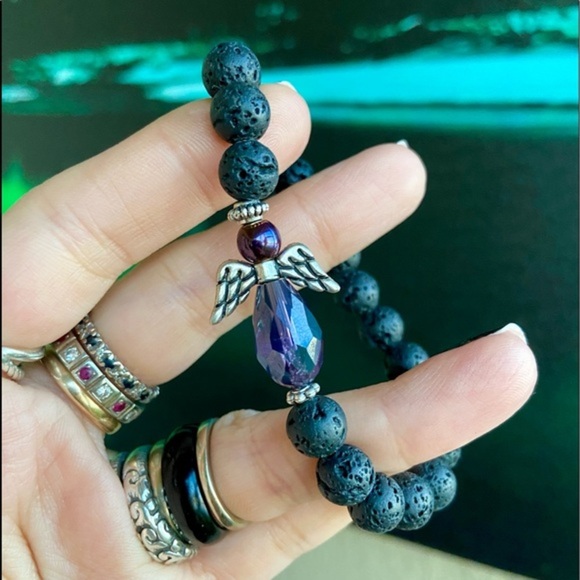 π΄β SALE ! red dot items are 2 for $25 . Bundle more than 3 and its $10 each π - Picture 11 of 12